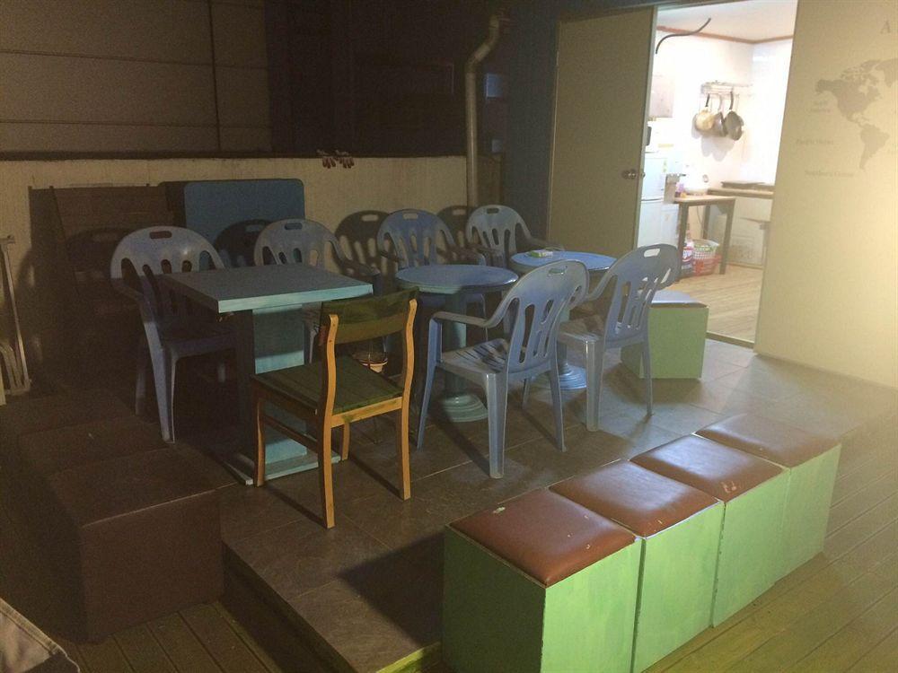 Sinchon Sisters Hostel Seoul Exterior foto
