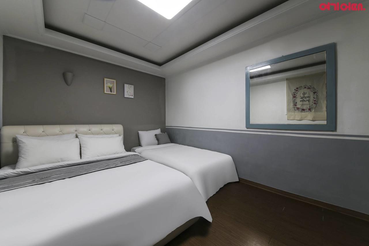 Sinchon Sisters Hostel Seoul Exterior foto