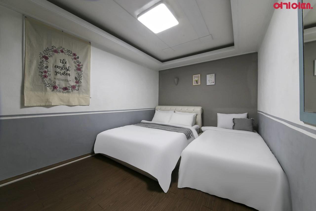 Sinchon Sisters Hostel Seoul Exterior foto