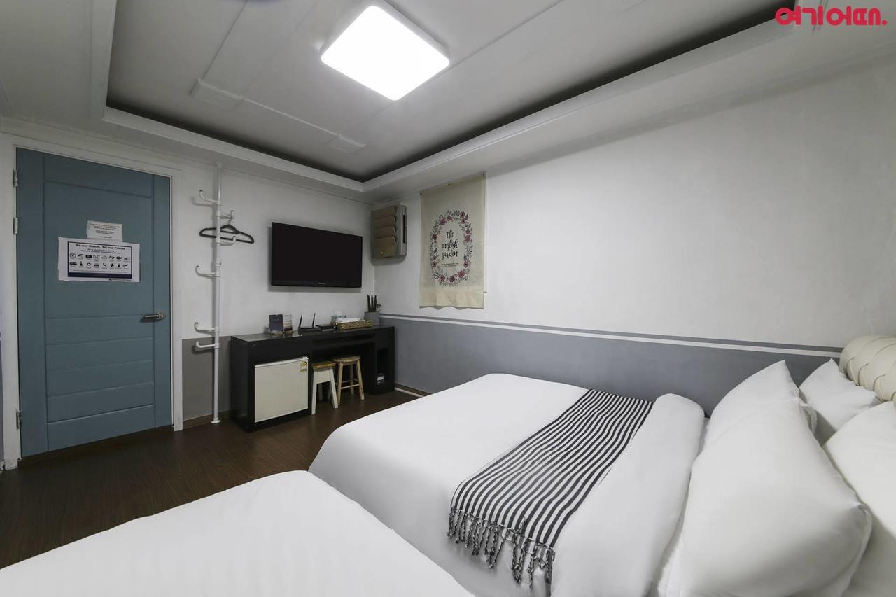 Sinchon Sisters Hostel Seoul Exterior foto