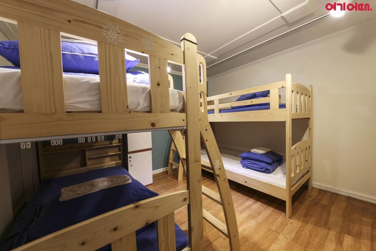 Sinchon Sisters Hostel Seoul Exterior foto